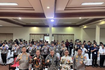 OJK Sulselbar gencarkan pemberantasan aktivitas keuangan ilegal lewat "Coaching Clinic"