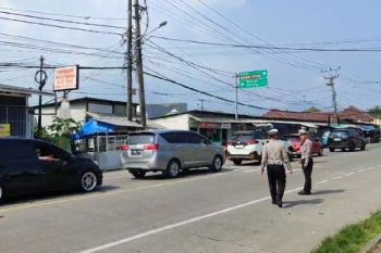 Polisi rekayasa lalu lintas libur panjang menuju Pantai Anyer