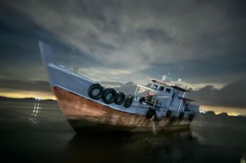 Polda Kepri tangkap kapal angkut solar ilegal berjumlah besar