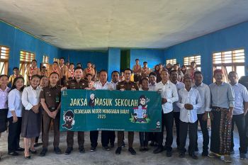 Kejari Mabar gencarkan penyuluhan hukum bagi siswa melalui program JMS