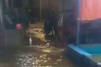 Tiga RT di kawasan Pluit Jakut terendam banjir rob pada Kamis siang