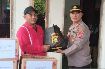 Polres Banyuasin beri  sembako ke korban bencana puting beliung