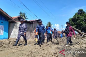TNI AL gandeng DLU Palu salurkan bantuan untuk korban banjir Donggala
