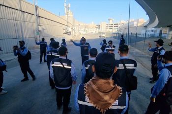 Petugas orientasi lapangan jelang puncak haji di Armuzna