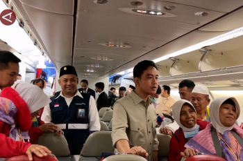 Wapres Gibran tinjau keberangkatan haji di Bandara Adi Soemarmo