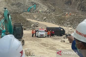 Tim gabungan terus cari tujuh korban tertimbun longsor di Gunung Kuda, Cirebon
