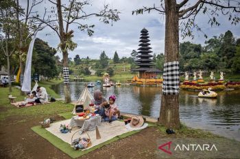 Jumlah kunjungan wisatawan di Kabupaten Bandung Barat