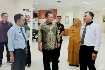 Gubernur Ansar bantu dua unit AC untuk RSUD RAT demi kenyamanan pasien