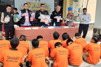 Polres OKU gagalkan peredaran 1,3 Kg ganja
