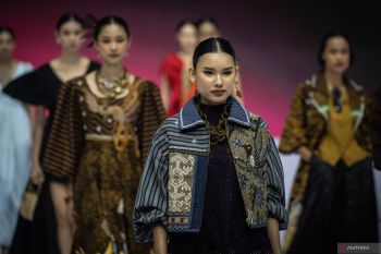 Kemarin penyanyi Stephanie Poetri umumkan pernikahan, IFW 2025 berakhir