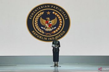 Fashion acts as cross-cultural bridge, attracts tourists