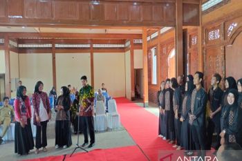 Bupati Kulon Progo minta asosiasi penjahit meningkatkan hasil karya