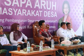 GKR Hemas ajak aparat Pemkab Kulon Progo bekerja keras tekan kemiskinan
