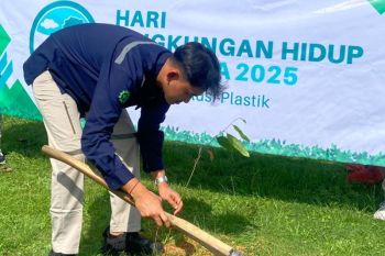 BTB Toll dan HKA tanam 500 bibit pohon untuk penghijauan di rest area Tol Bakter