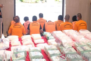 Polda Kalsel sita 54,8 Kg sabu dan 10.355 butir ekstasi milik Fredy Pratama