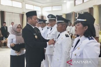 Bupati Sukamara lantik sembilan pj kades