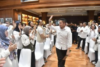 Teddy Indra Wijaya kerahkan pegawai Setkab dukung timnas Indonesia