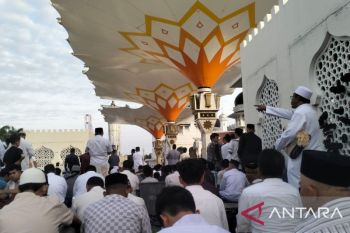 Ribuan warga Aceh shalat Idul Adha di Masjid Raya Baiturrahman