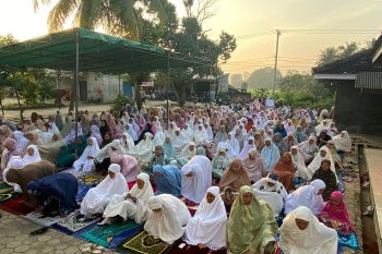 Kegiatan sholat Iduladha di Masjid Baitul Mutaqin dihadiri ratusan jamaah