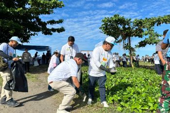 PLN UID Suluttenggo lakukan aksi bersih sampah seputaran pantai Manado