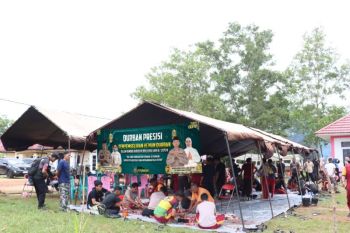 Polres Lingga bagikan 412 paket kurban untuk pererat silaturahmi masyarakat