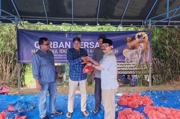 Kemenkum Aceh salurkan ratusan paket daging kurban