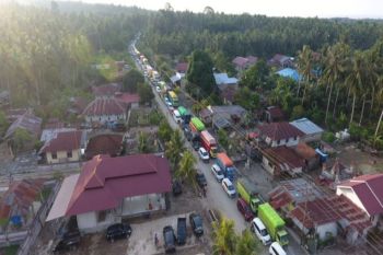 Jalan Trans Sulawesi Sausu-Poso kembali pulih setelah terputus akibat banjir bandang