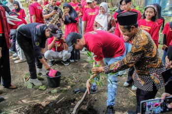 Bupati Magelang:  Pengelolaan sampah harus selesai di tingkat desa