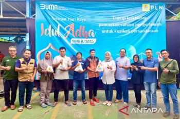 PLN Bangka Belitung salurkan 1.200 paket daging kurban
