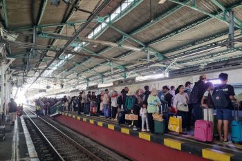 Daop 6 Yogyakarta amankan barang tertinggal penumpang Rp43,2 juta
