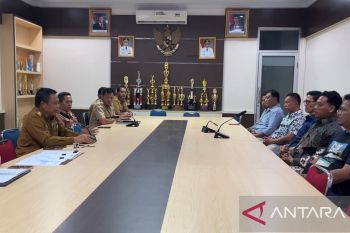 Pemprov teken kontrak kerja sama perbaikan empat ruas jalan di Sultra