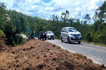 Pemkab Barut siap berpartisipasi dalam pemeliharaan jalan nasional