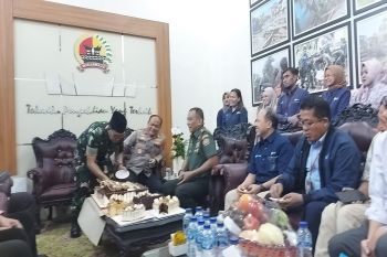 Danrem 032/Wirabraja "diserbu" sejawat  di hari ulang tahun