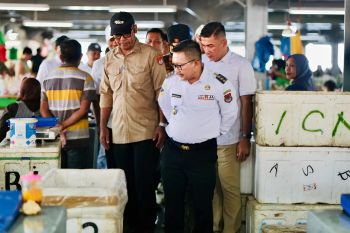 Bupati Banggai tinjau Pasar Simpong untuk percepat penataan pasar