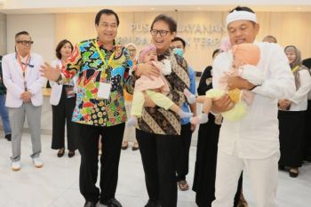 Menkes: Operasi kembar siam di RSHS Bandung bukti majunya pelayanan kesehatan RI