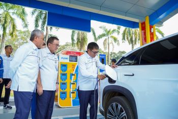 Dukung Green Energy, Pusri luncurkan Renewable Energy Charging Station