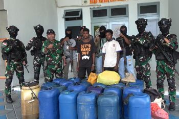 Satrol Lantamal X Jayapura gagalkan penyelundupan 825 liter BBM ke PNG