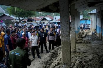 Donggala floods: Govt rushes aid to keep students learning