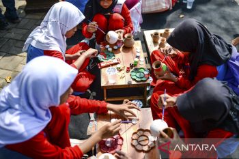 Pelestarian pembuatan gerabah bandulu