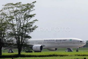 Pesawat haji Indonesia kembali diteror bom