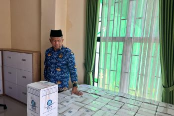 Ratusan air zam-zam milik Jamaah Haji asal Batang Hari tiba di Kemenag