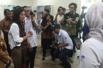 Balmon Makassar menyita 40 alat telekomunikasi yang langgar aturan