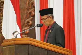 Legislator Jatim imbau pemerintah atasi harga plastik