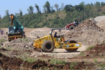 Target penyelesaian tol akses bandara Kediri