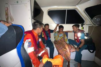 TIM SAR evakuasi penumpang KM Tilong Kabila jatuh di perairan Banggai