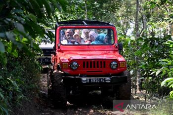 Bupati Temanggung : Jalan trasah bisa jadi daya tarik wisata