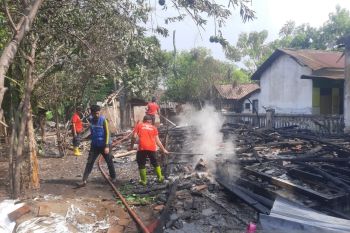 Polisi selidiki dugaan pembakaran rumah di Dusun Kesambian Situbondo