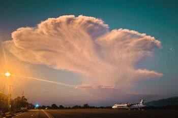 Sejumlah maskapai batalkan penerbangan ke tiga bandara di NTT