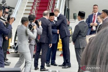 Prabowo tiba di St. Petersburg, disambut Wakil PM Rusia