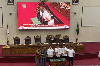 Amsakar sahkan Perda dorong pemanfaatan transportasi massal